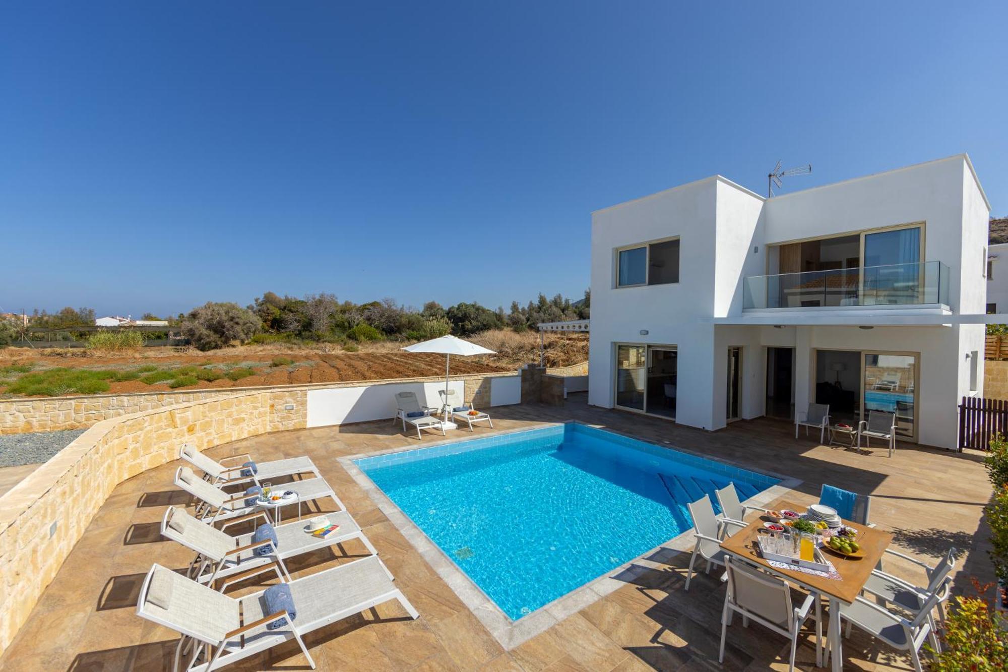 Diana Seaside Villas Pomos Room photo