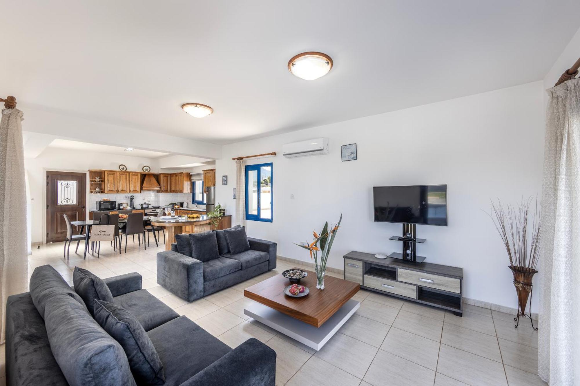 Diana Seaside Villas Pomos Exterior photo