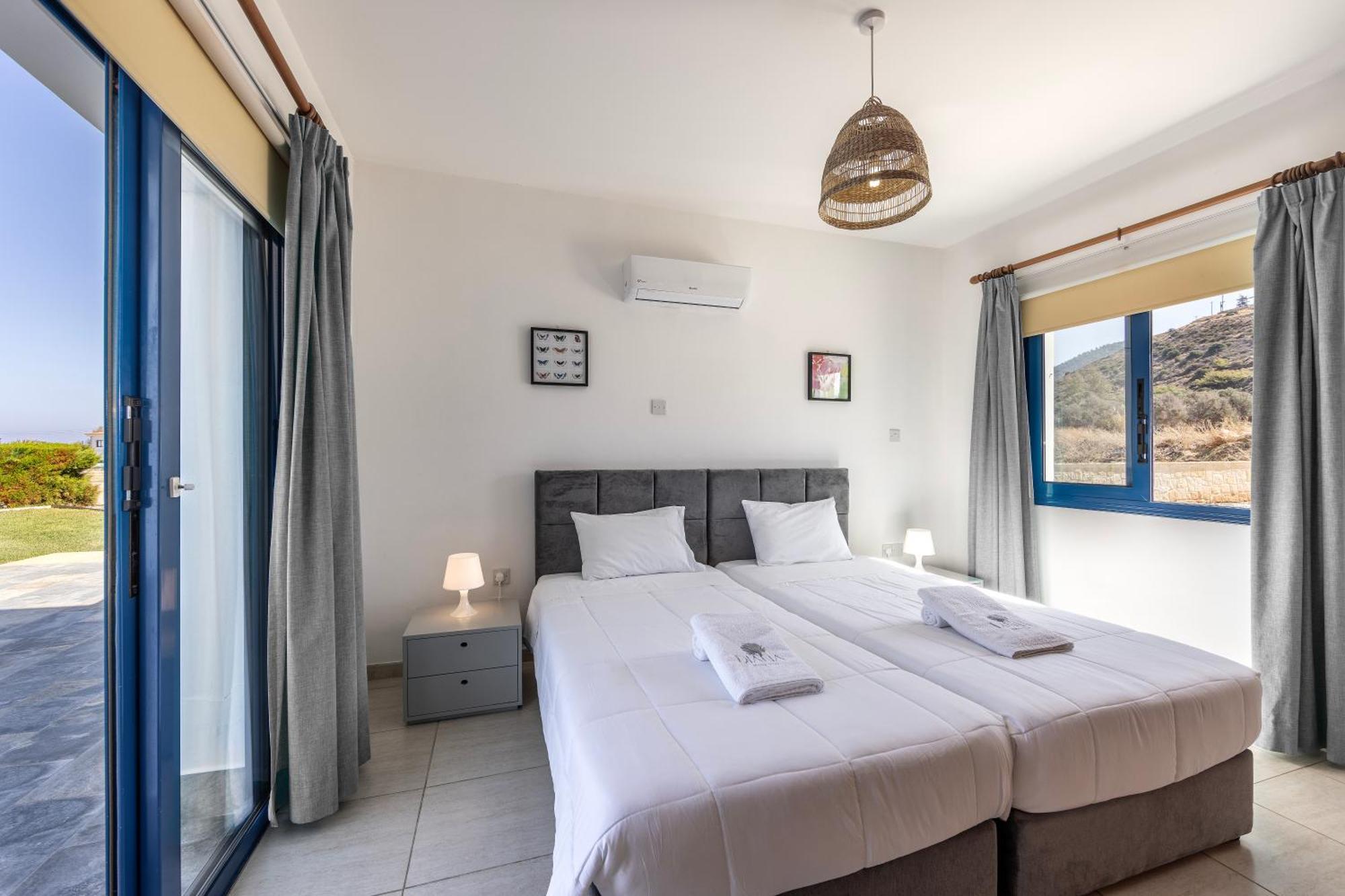 Diana Seaside Villas Pomos Exterior photo